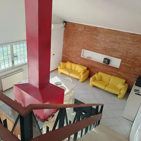 Flower-house Appartement Anzio